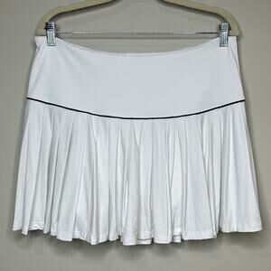 NWT Vineyard Vines Performance White Golf Mid-Rise Pleated Skort Size L Tennis